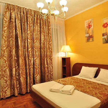 Status Guesthouse Kiev Dış mekan fotoğraf