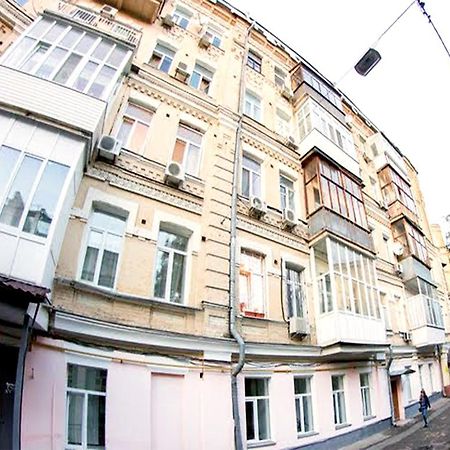 Status Guesthouse Kiev Dış mekan fotoğraf