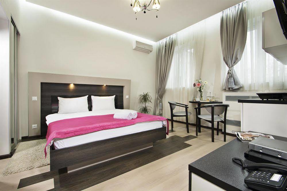 Status Guesthouse Kiev Dış mekan fotoğraf