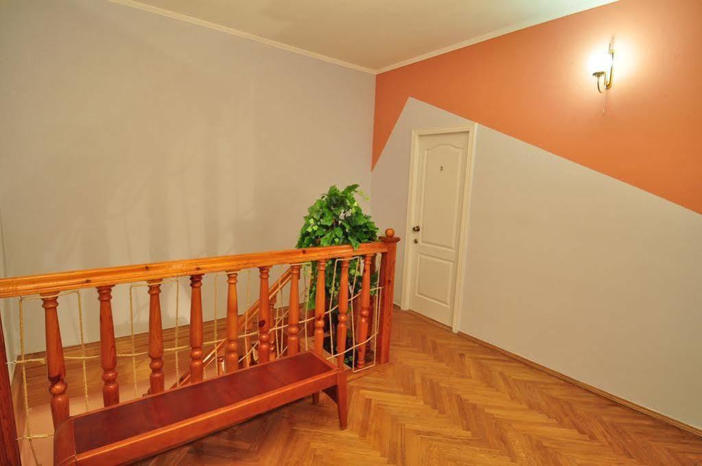 Status Guesthouse Kiev Dış mekan fotoğraf