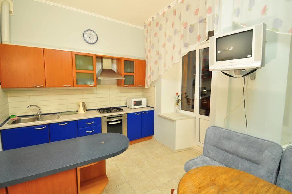 Status Guesthouse Kiev Dış mekan fotoğraf